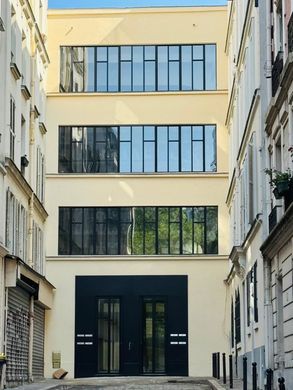 Residential complexes in Montmartre, Abbesses, Grandes-Carrières, Paris
