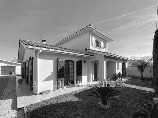 Πολυτελή κατοικία σε Bègles, Gironde