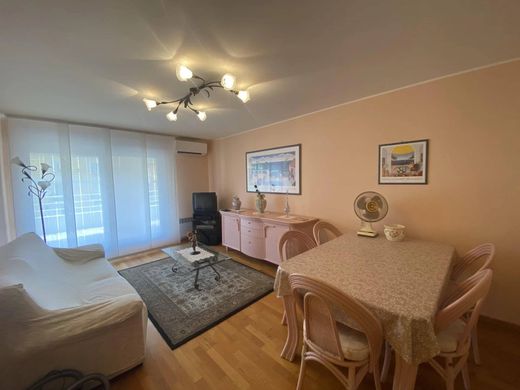 Daire Beausoleil, Alpes-Maritimes