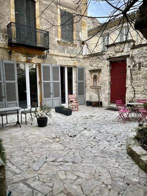 Apartment / Etagenwohnung in Avignon, Vaucluse