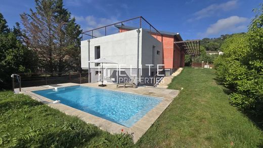 Luxe woning in Mouans-Sartoux, Alpes-Maritimes