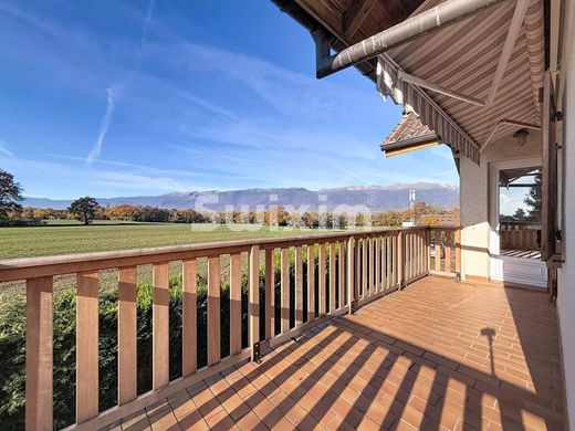 Luxus-Haus in Prévessin-Moëns, Ain