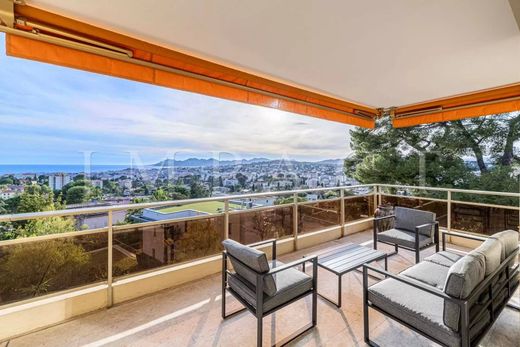 Apartment / Etagenwohnung in Le Cannet, Alpes-Maritimes