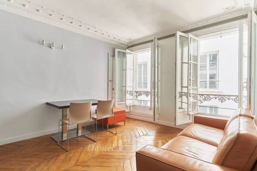 Apartment / Etagenwohnung in Chatelet les Halles, Louvre-Tuileries, Palais Royal, Paris