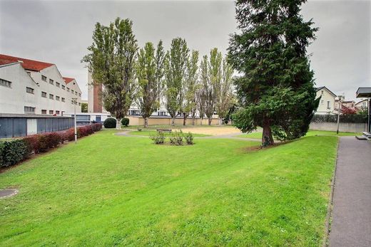Apartment / Etagenwohnung in Saint-Maur-des-Fossés, Val-de-Marne