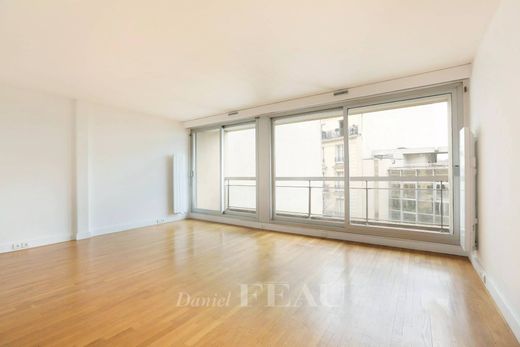 Apartment in Motte-Picquet, Commerce, Necker, Paris