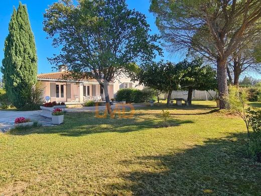 Villa in Pernes-les-Fontaines, Vaucluse