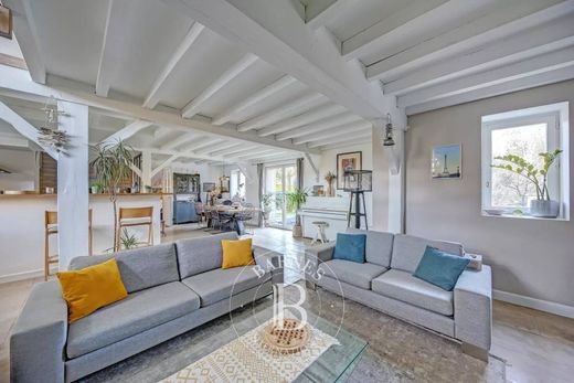 Luxury home in Feucherolles, Yvelines