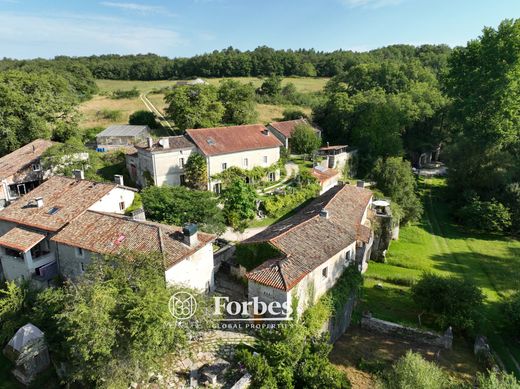 Luxe woning in Angoulême, Charente