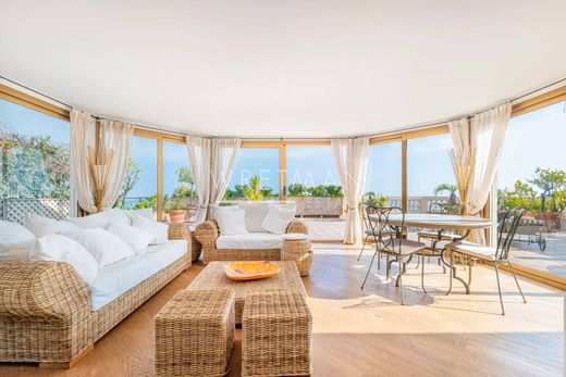 Apartment / Etagenwohnung in Cap-d'Ail, Alpes-Maritimes