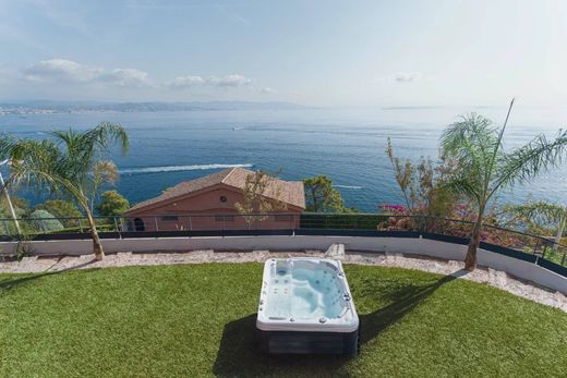 Apartment / Etagenwohnung in Théoule-sur-Mer, Alpes-Maritimes