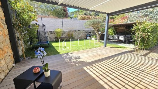 Casa di lusso a La Roquette-sur-Siagne, Alpi Marittime