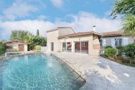 Πολυτελή κατοικία σε La Salvetat-Saint-Gilles, Upper Garonne