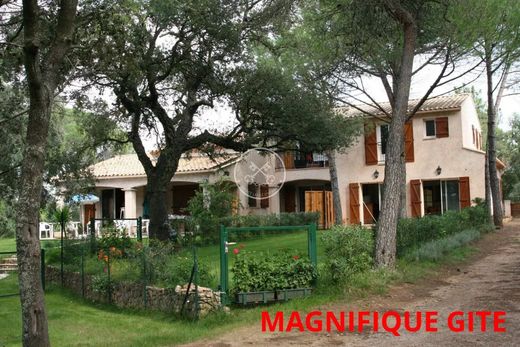 Roquebrune-sur-Argens, Varの高級住宅