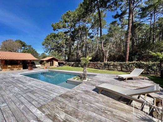 Villa in Lège-Cap-Ferret, Gironde