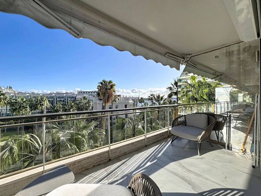 아파트 / 칸, Alpes-Maritimes