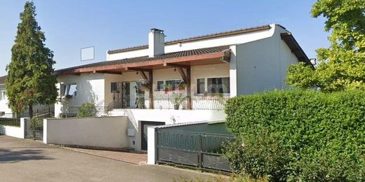 Luxe woning in Cheminot, Moselle