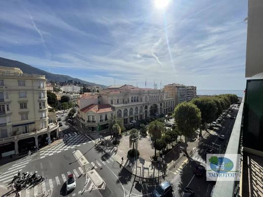 Apartment / Etagenwohnung in Menton, Alpes-Maritimes
