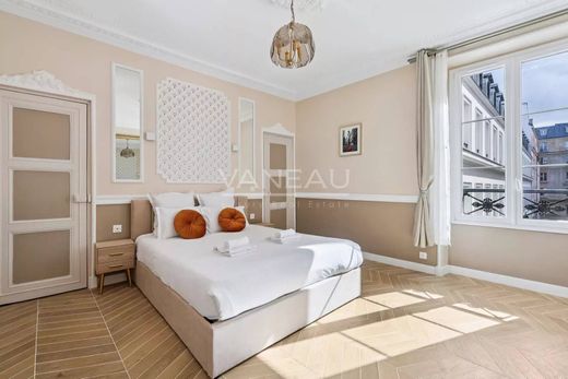 Apartment / Etagenwohnung in Provence-Opéra – Grands Boulevards, Paris