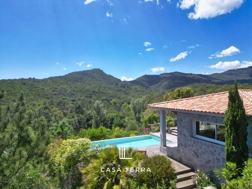 Villa a Sari-Solenzara, Corsica del Sud