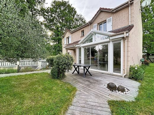 Luxus-Haus in Yerres, Essonne