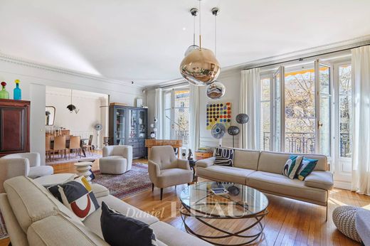 Квартира, Tour Eiffel, Invalides – Ecole Militaire, Saint-Thomas d’Aquin, Paris