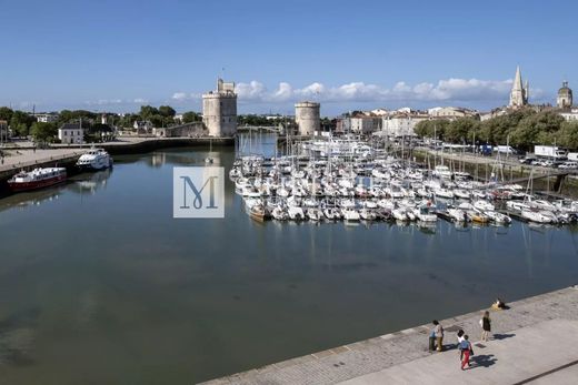 Apartment / Etagenwohnung in La Rochelle, Charente-Maritime