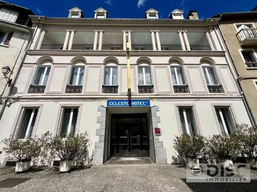 Hotel in Bagnères-de-Luchon, Upper Garonne