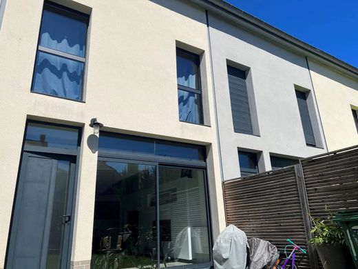 Luxe woning in Clamart, Hauts-de-Seine