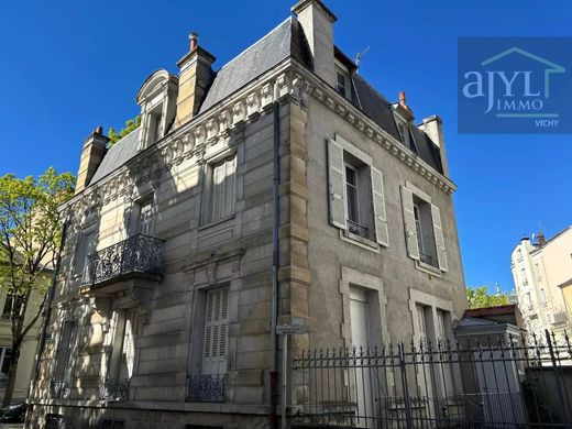 Villa à Vichy, Allier