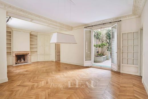 Apartment / Etagenwohnung in Tour Eiffel, Invalides – Ecole Militaire, Saint-Thomas d’Aquin, Paris