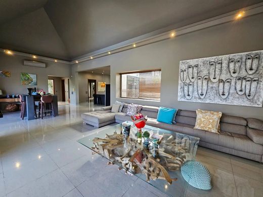 빌라 / Péreybère, Rivière du Rempart District