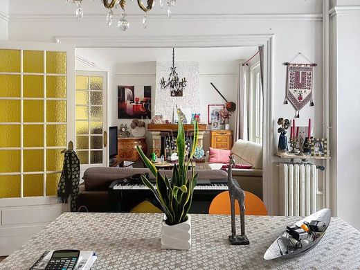 Apartment in Tour Eiffel, Invalides – Ecole Militaire, Saint-Thomas d’Aquin, Paris