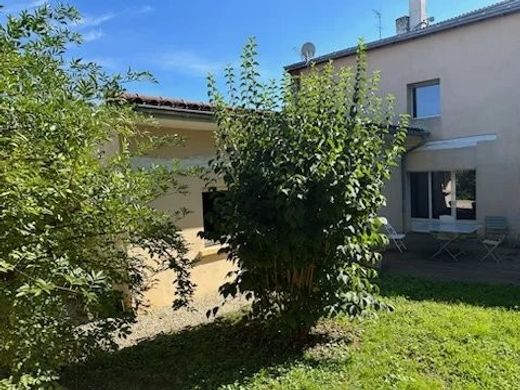 Casa di lusso a Sainte-Foy-lès-Lyon, Rhône