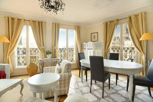 Apartment in Tour Eiffel, Invalides – Ecole Militaire, Saint-Thomas d’Aquin, Paris