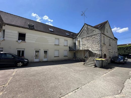 Residential complexes in Fontainebleau, Seine-et-Marne