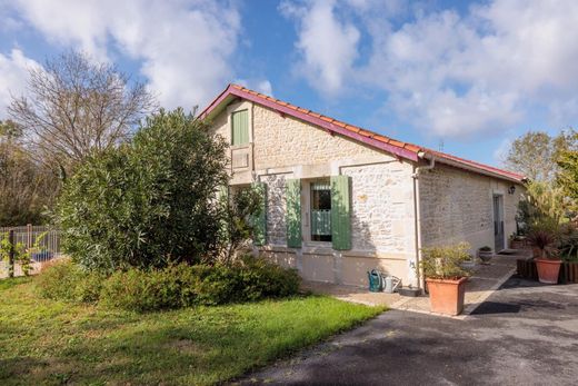 Luxe woning in Bourcefranc-le-Chapus, Charente-Maritime