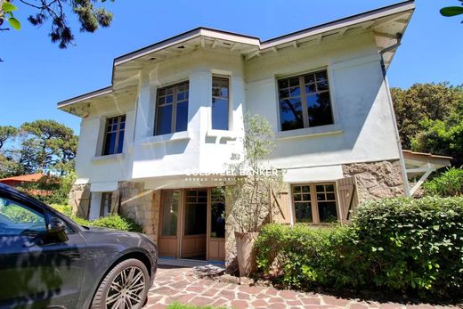 Luxury home in Pyla sur Mer, Gironde