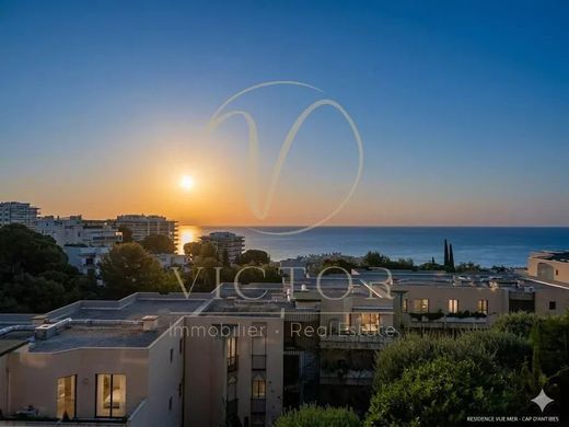 Apartment / Etagenwohnung in Nizza, Alpes-Maritimes
