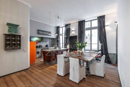 Apartment / Etagenwohnung in Cannes, Alpes-Maritimes