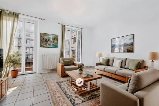 Apartment / Etagenwohnung in Nizza, Alpes-Maritimes