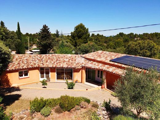 Maison de luxe à Moissac-Bellevue, Var