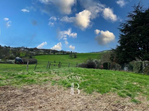 Участок, Lentilly, Rhône