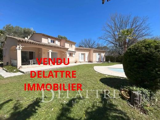 Villa in Roquefort-les-Pins, Alpes-Maritimes