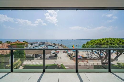 Apartment / Etagenwohnung in Cannes, Alpes-Maritimes