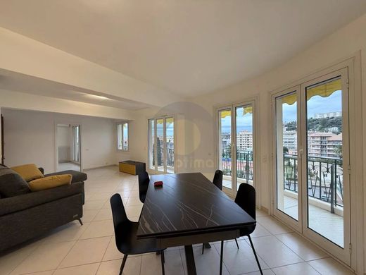 Apartment / Etagenwohnung in Menton, Alpes-Maritimes