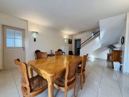 Luxe woning in Challes-les-Eaux, Savoy