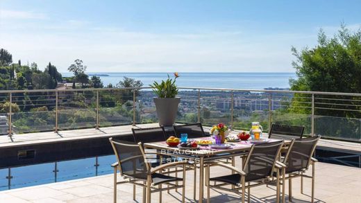 빌라 / Mandelieu-la-Napoule, Alpes-Maritimes