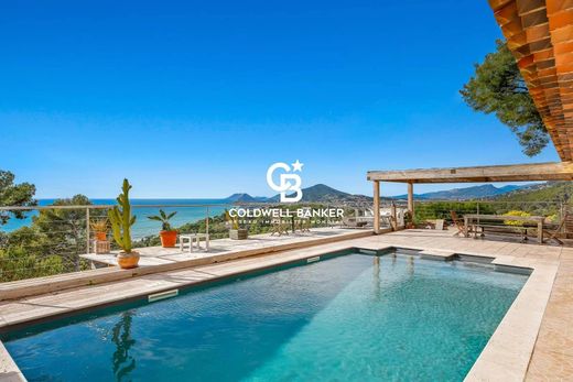 Willa w Carqueiranne, Var