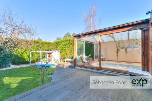 Luxury home in Les Clayes-sous-Bois, Yvelines
